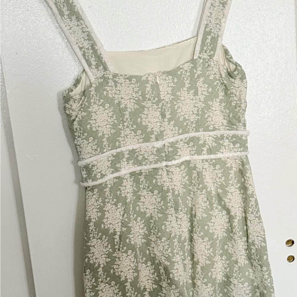 Olivaceous Green and White Mini Dress - Picture 3 of 10